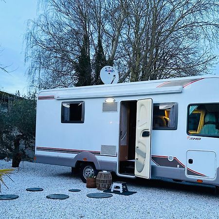 Terrain De Loisirs En Plein Centre De Lievin Camping Car 外观 照片