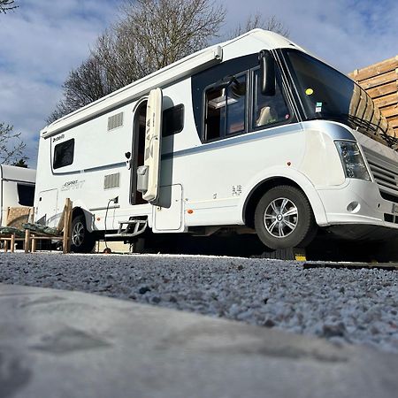 Terrain De Loisirs En Plein Centre De Lievin Camping Car 外观 照片