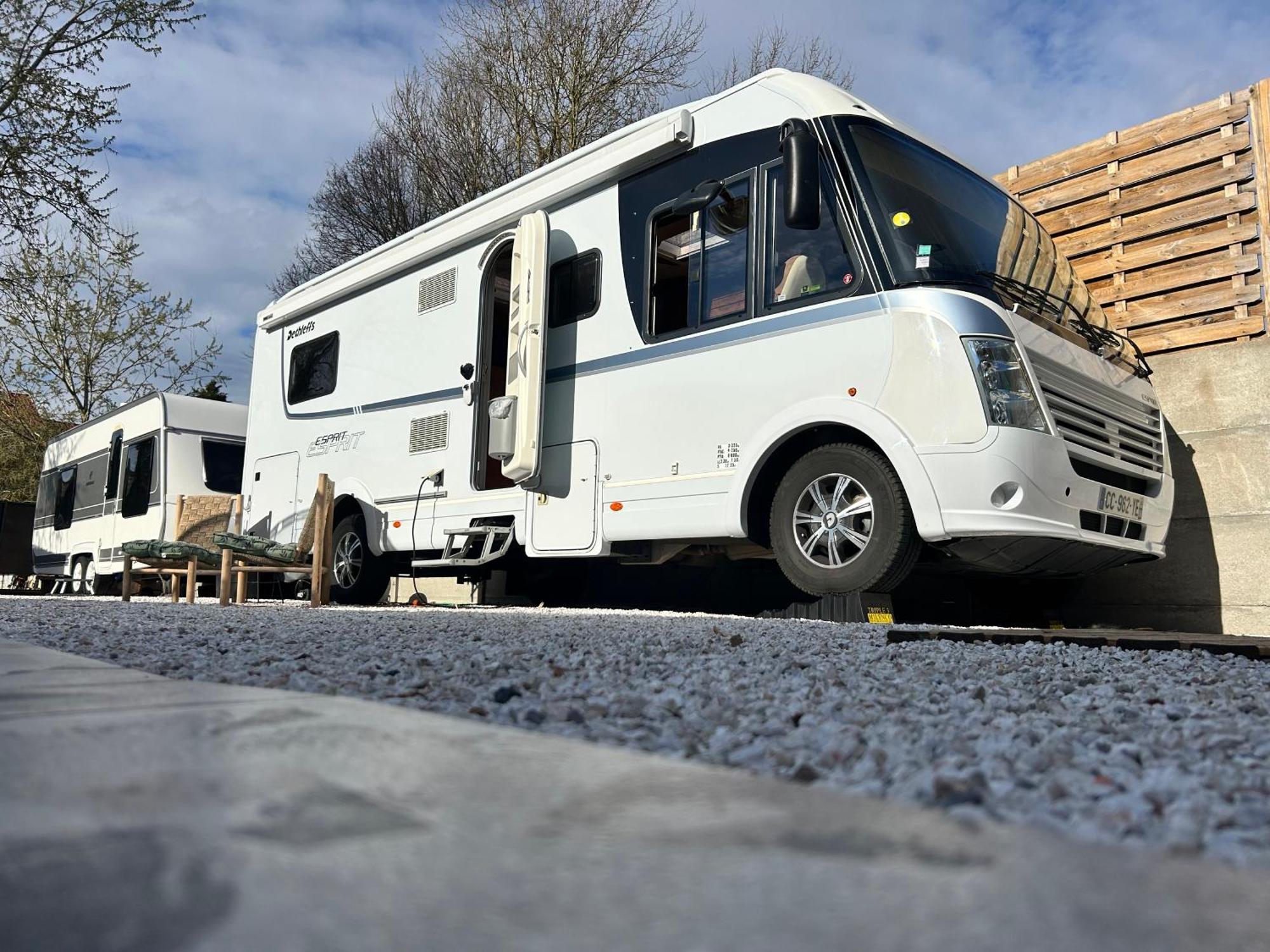 Terrain De Loisirs En Plein Centre De Lievin Camping Car 外观 照片