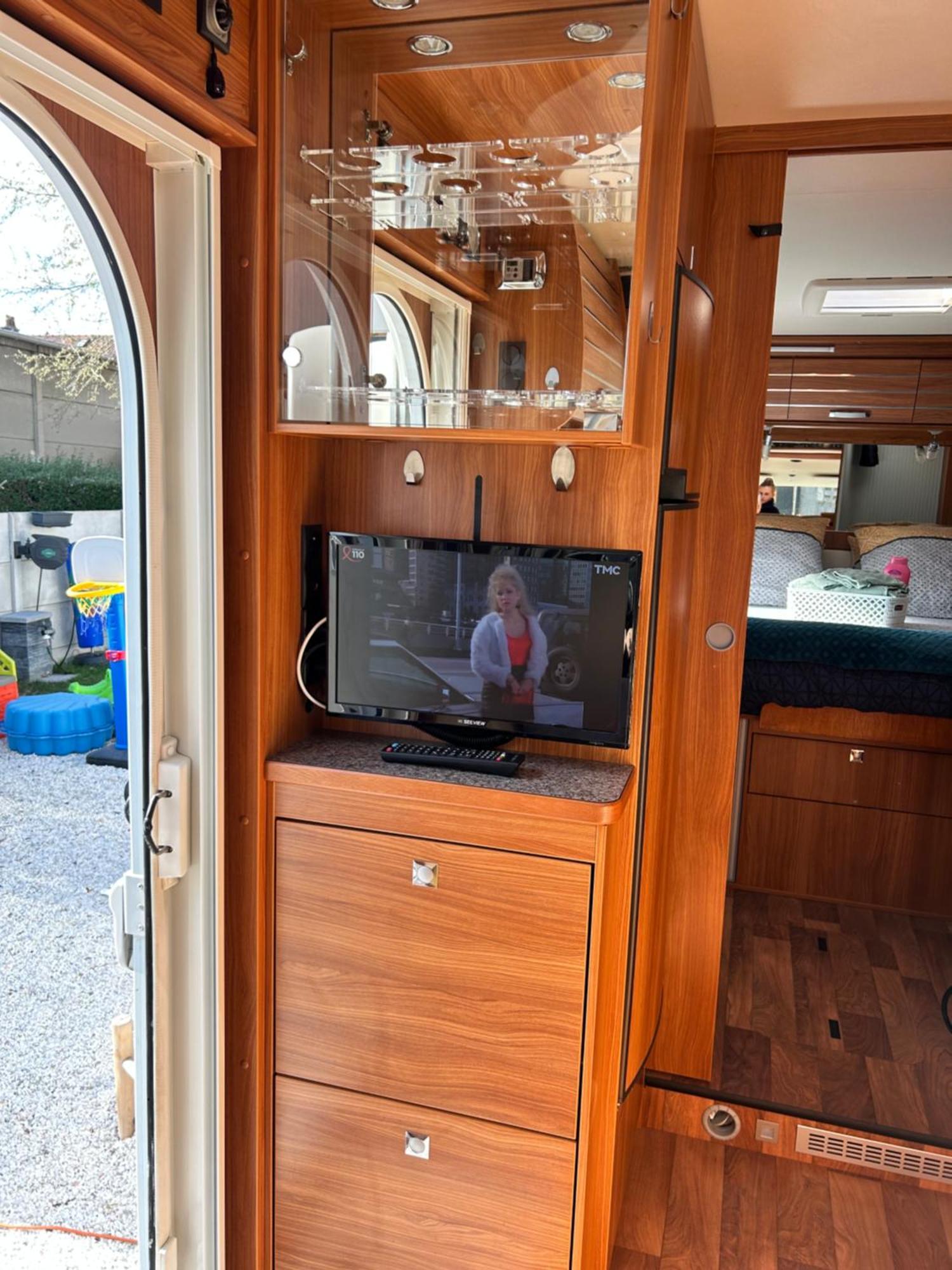 Terrain De Loisirs En Plein Centre De Lievin Camping Car 外观 照片